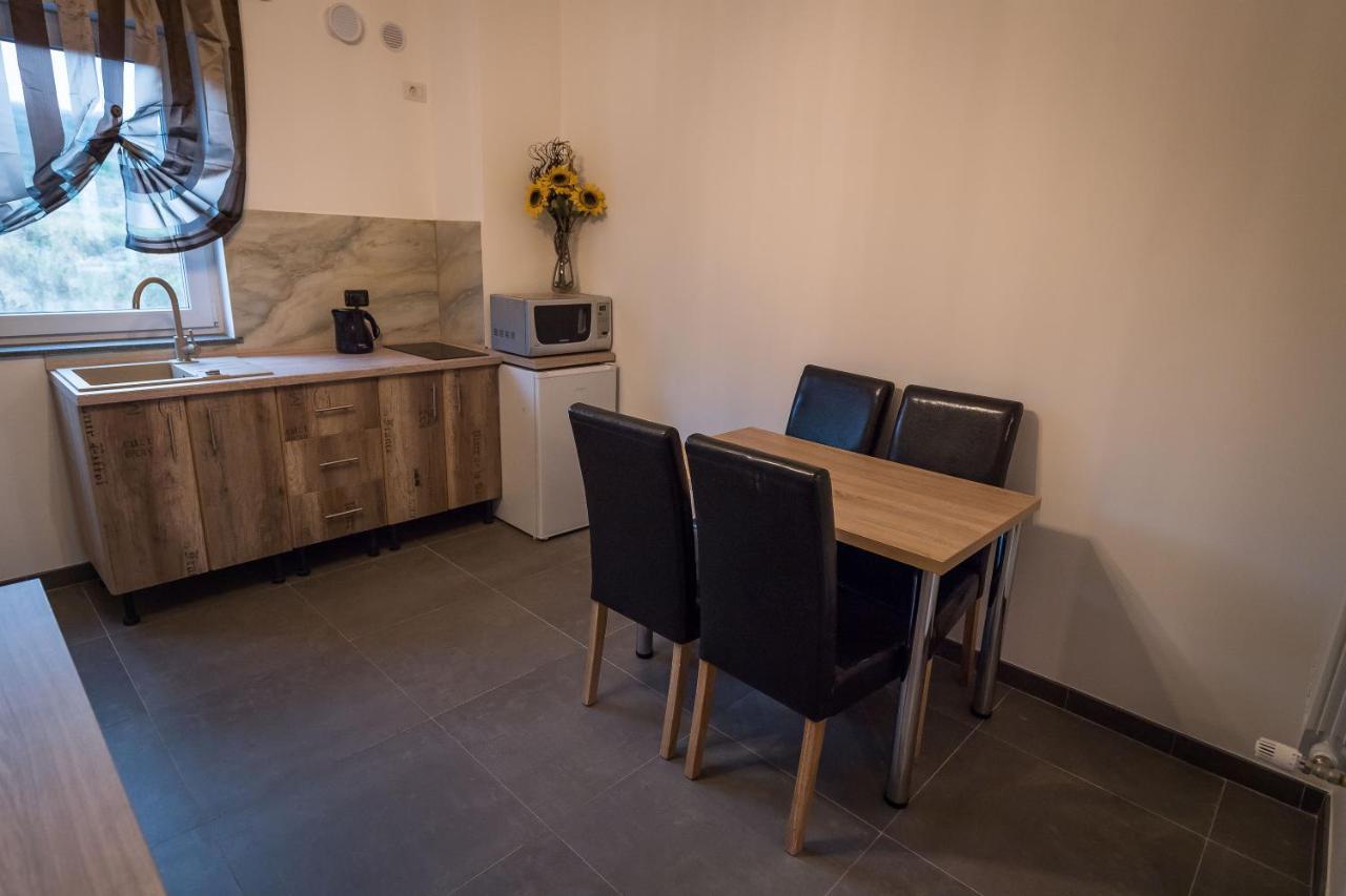 Pensiunea Giulia Home Dezmir Exterior foto