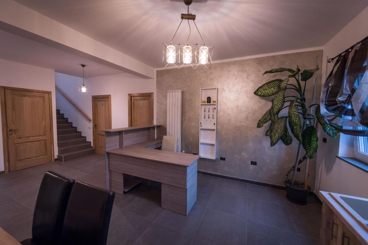 Pensiunea Giulia Home Dezmir Exterior foto