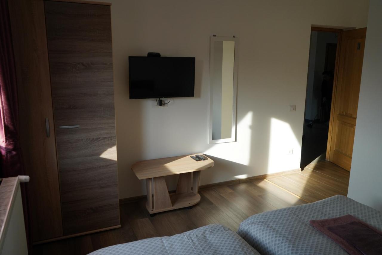 Pensiunea Giulia Home Dezmir Exterior foto