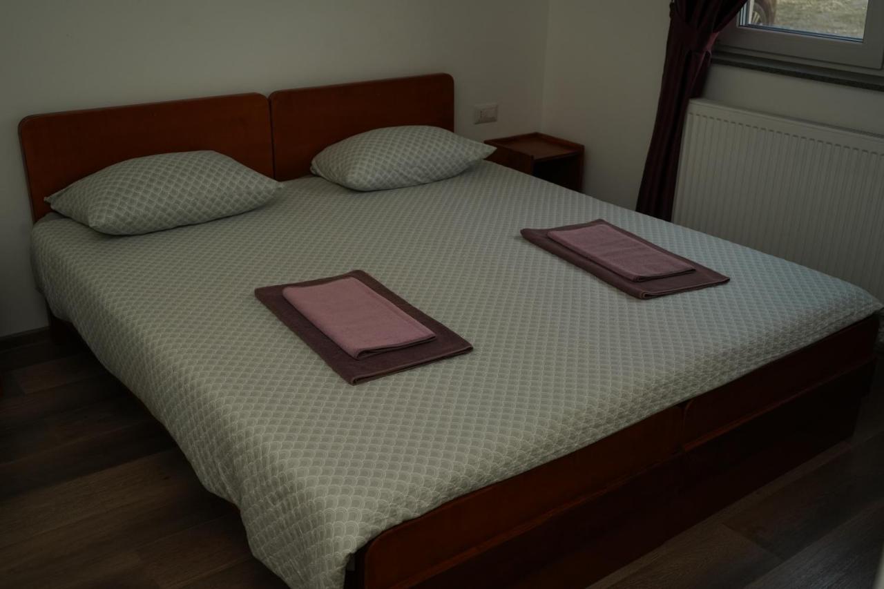 Pensiunea Giulia Home Dezmir Exterior foto