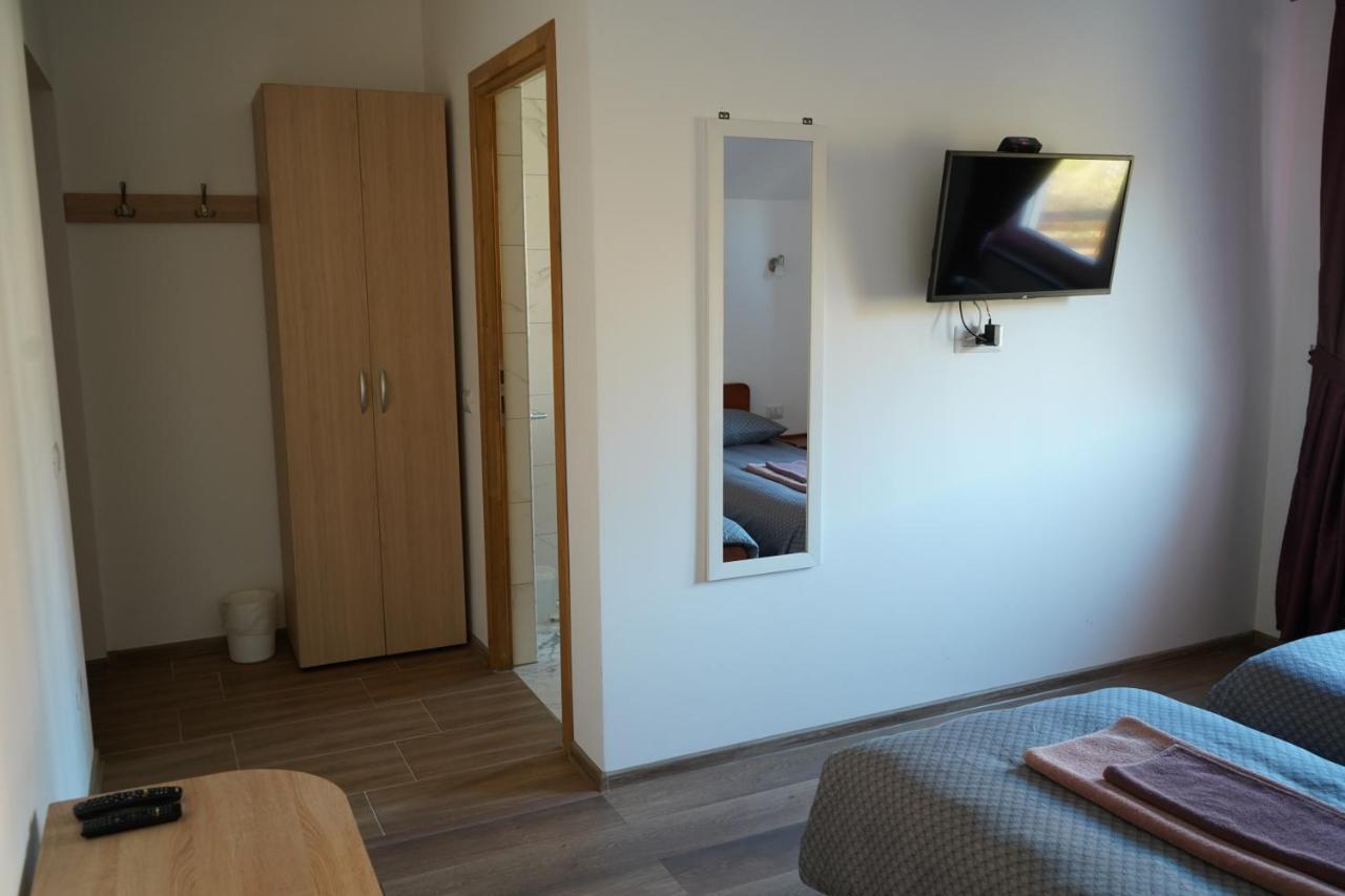 Pensiunea Giulia Home Dezmir Exterior foto