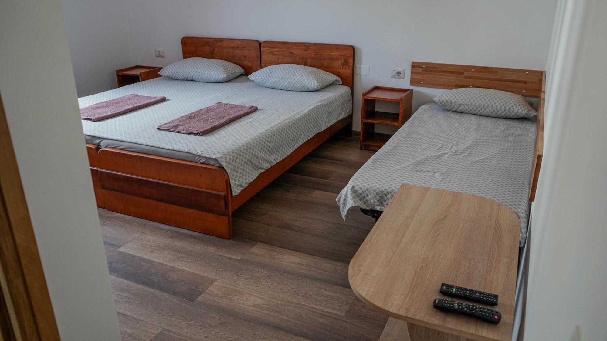 Pensiunea Giulia Home Dezmir Exterior foto